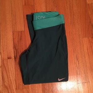 Nike dri-fit crop leggings